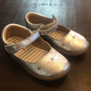 Silver Mary Janes - size 7 toddler girls